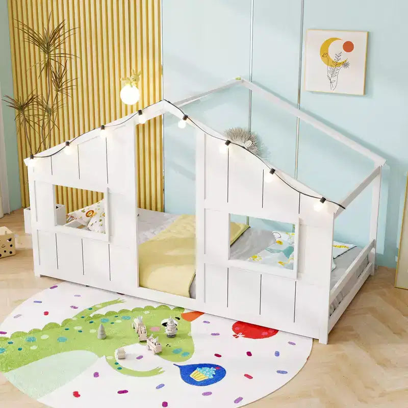 Costway Letto a terra per bambini a forma di casa, in legno massello, con luci LED, senza doghe, Grigio/Naturale/Bianco